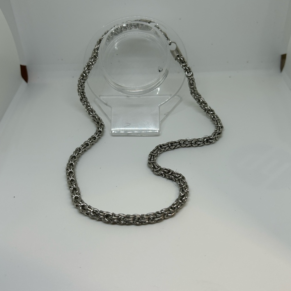 Elegant Silver Chain Necklace